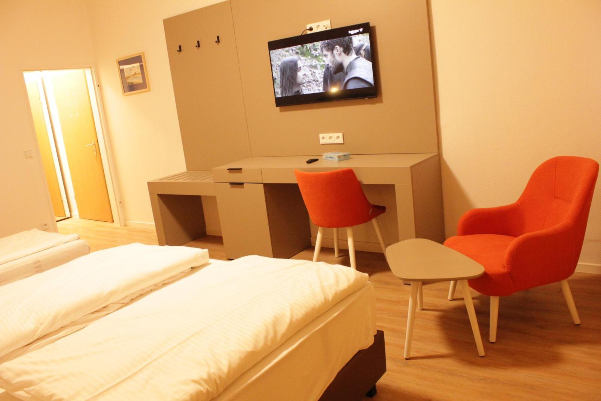 Isar Hotel *